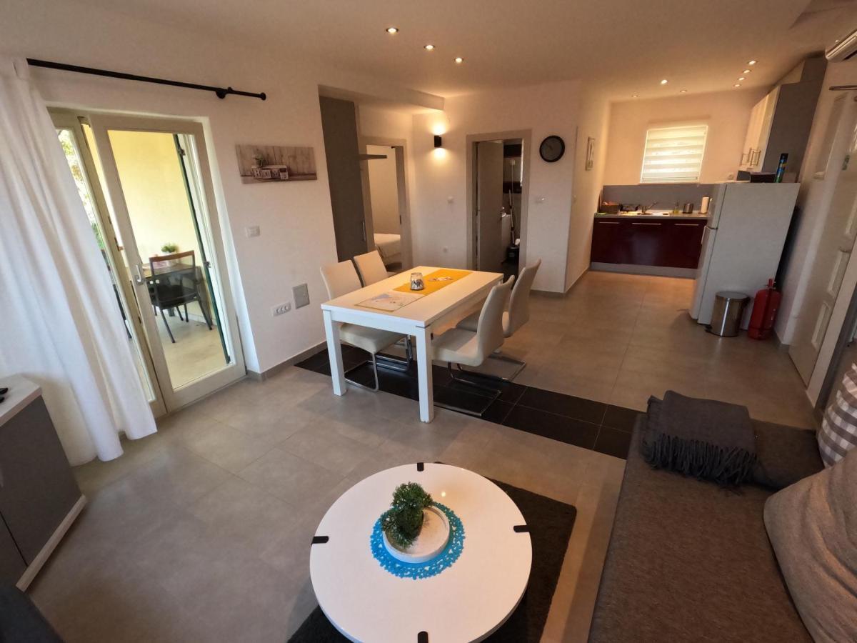 Gavza Dream View Apartment 크레스 외부 사진